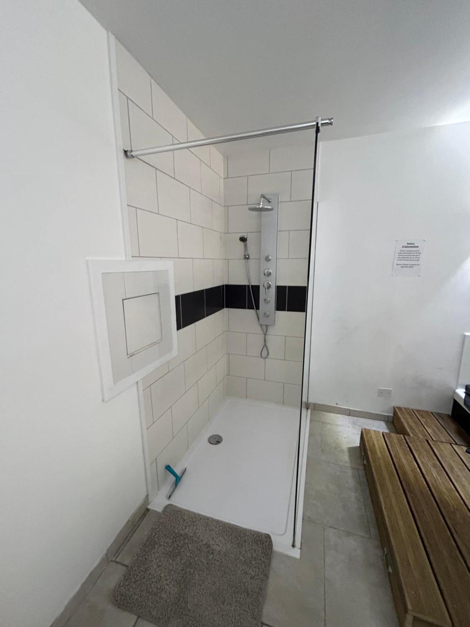 Loft And Spa Les Preaux Ngoại thất bức ảnh