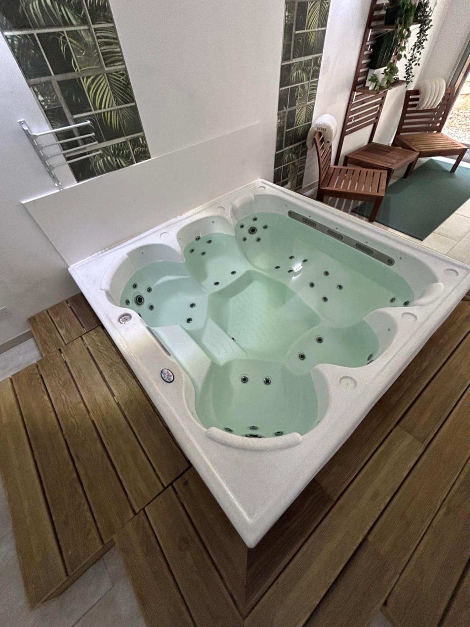 Loft And Spa Les Preaux Ngoại thất bức ảnh